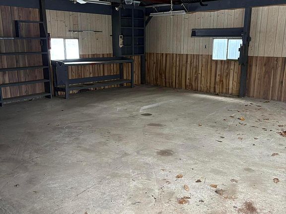 4th image of 9120 Shady Ln