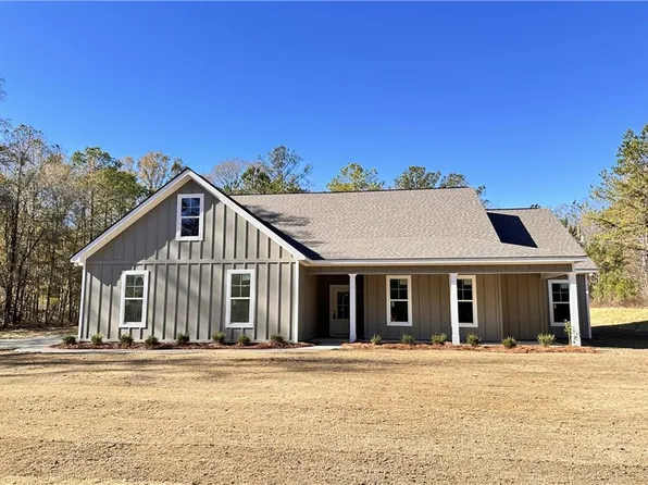 135 Jenkins Rd, Opelika, AL 36804