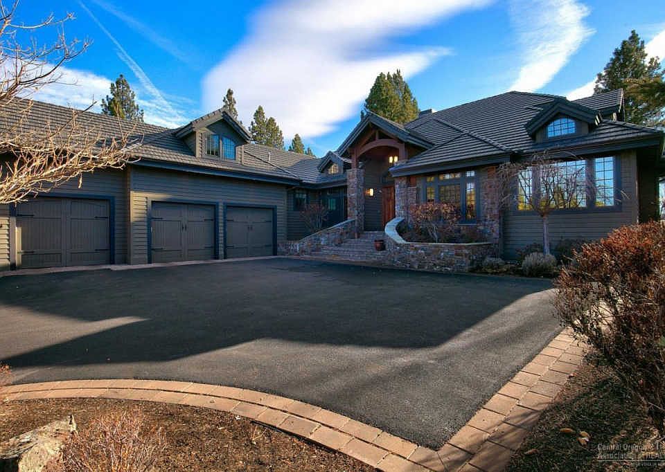 1st image of 19257 Moraine Ct