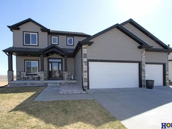 9830 N 152nd St, Waverly, NE 68462