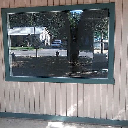 4th image of 4011 Hollis St