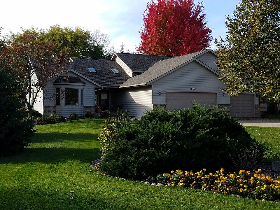 1st image of 1803 Oakwood Ave
