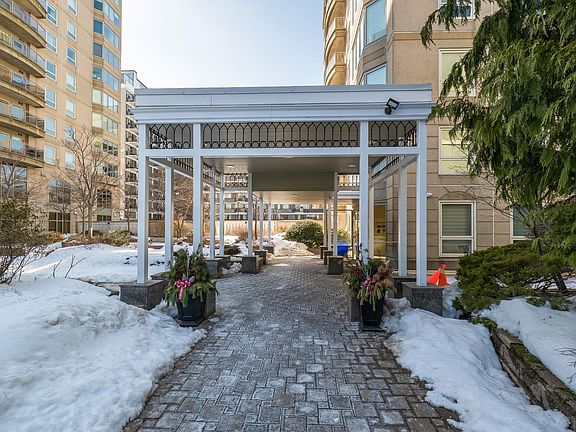 2nd image of 1540 Summer St #401