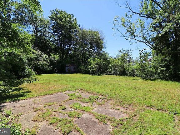 2nd image of 604 Parkside Ave