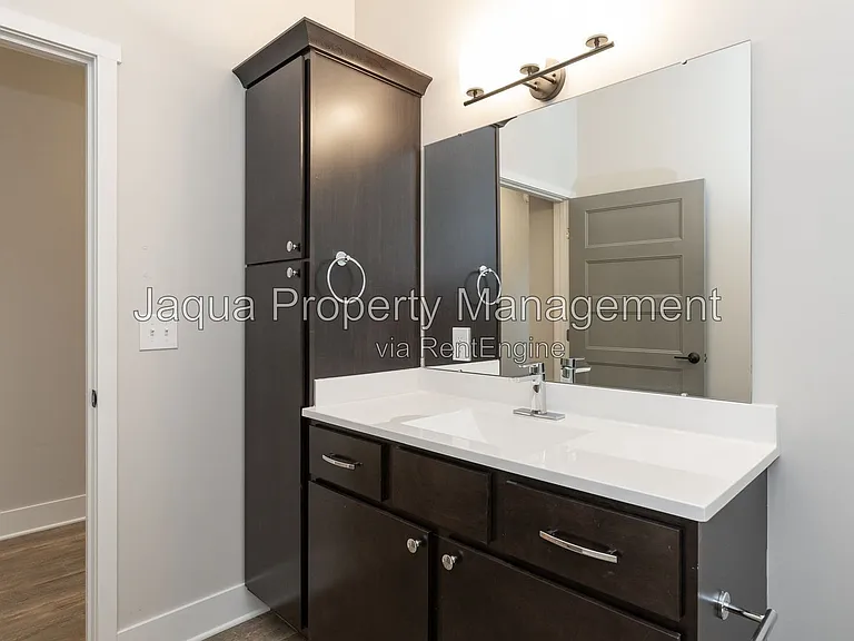 335 Center St #204 — Photo 5