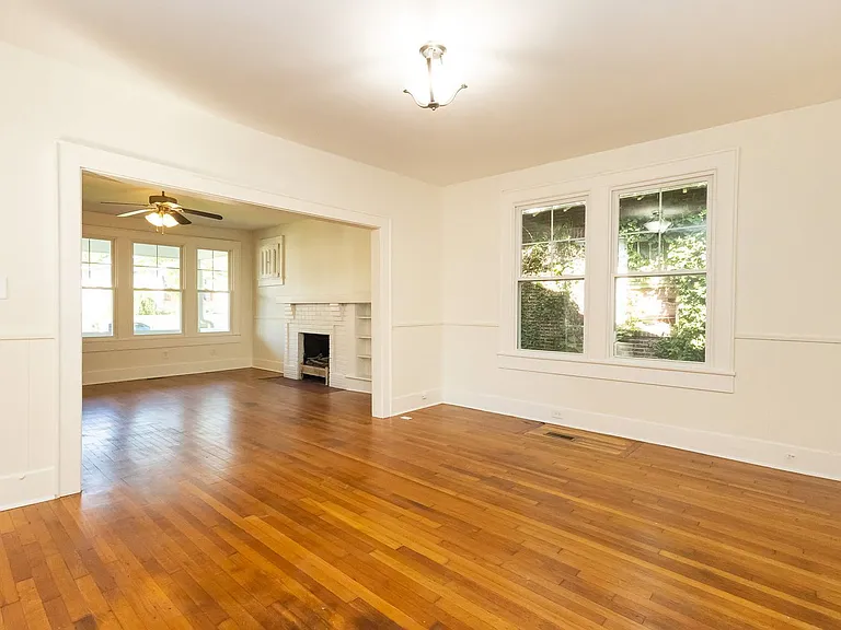 1705 Bennett Ave — Photo 7