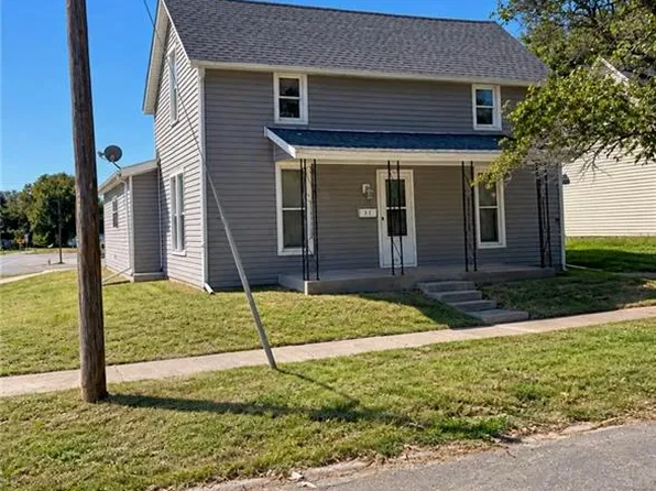 301 Mound St, Mound City, MO 64470