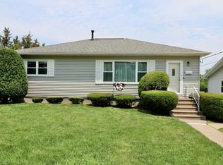 2863 Indiana Ave, Dubuque, IA 52001