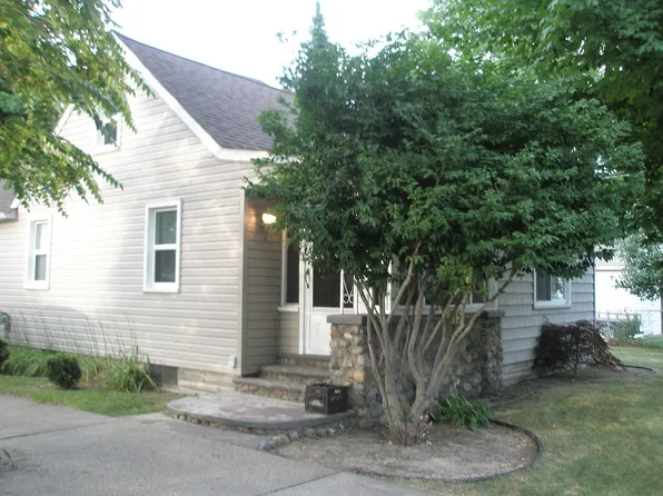 315 E Cowan Ave, Madison Heights, MI 48071