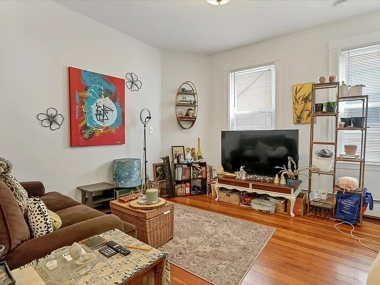 10 Bynner St #1 — Photo 2