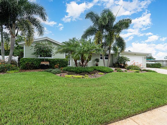 2nd image of 840 Karen Dr