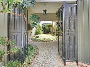2102 La Canada Crest Dr APT A, La Canada Flintridge, CA 91011