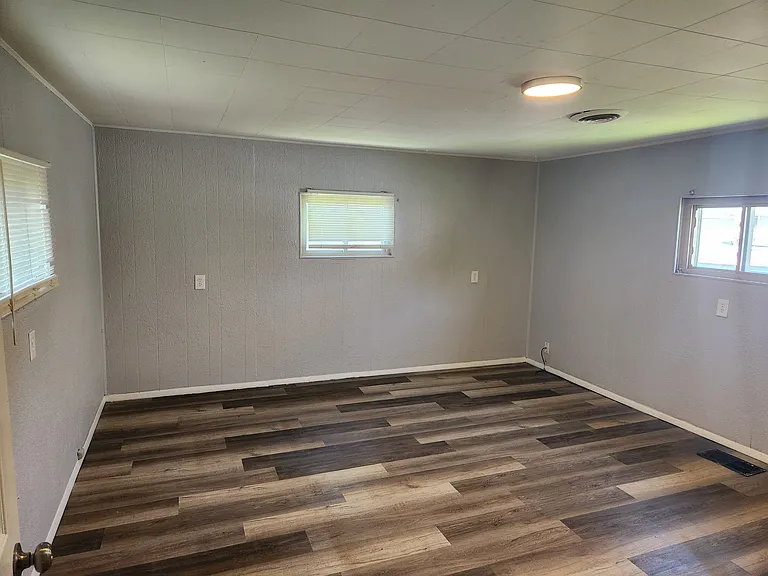 4332 Riverside Dr — Photo 9