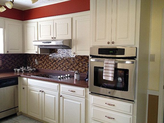 2nd image of 301 Longwood Dr