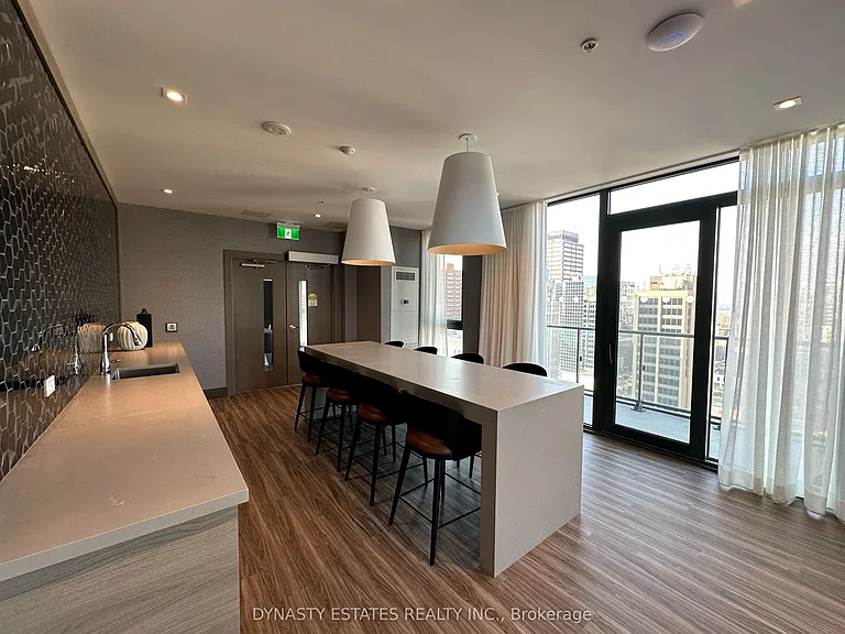 75 James St S #908 — Photo 17