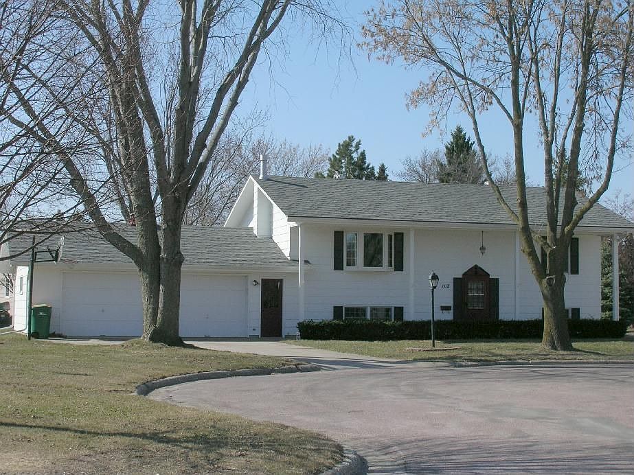 1st image of 1112 Willow Ct