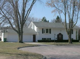 1112 Willow Ct, Saint Peter, MN 56082