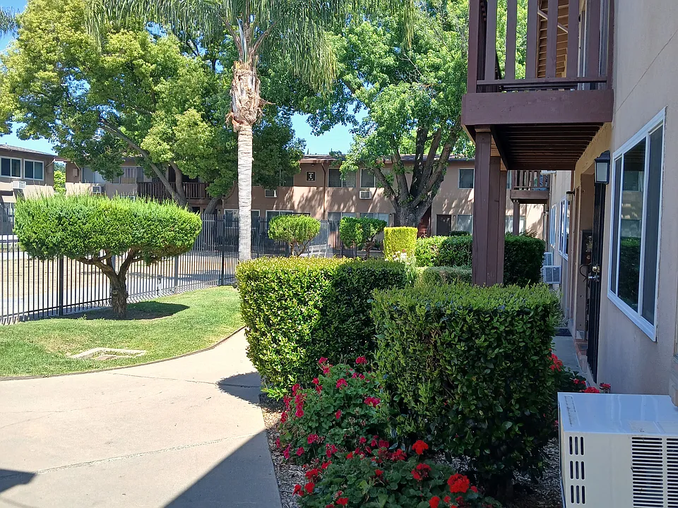 Hunter's Pointe Apartments