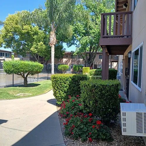 Hunter's Pointe Apartments Photo 1