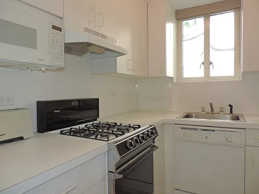 Rented by essential NEW YORK Real Estate | media 24