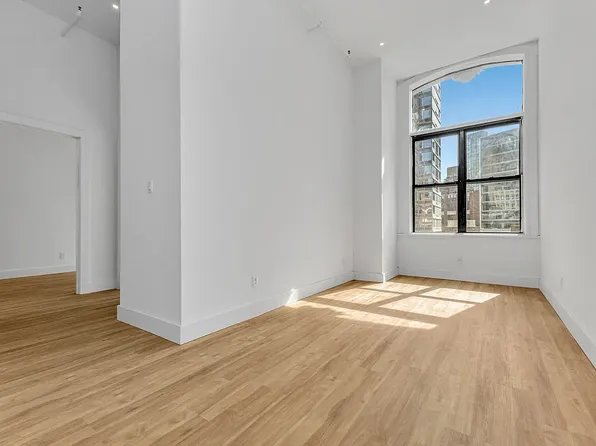 81 Willoughby Street image 1 of 10