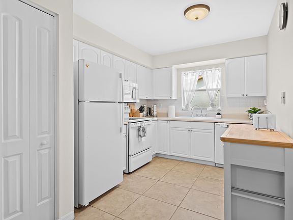 2nd image of 6728 Mauna Loa Blvd