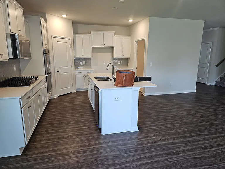 122 Somerset Ln — Photo 6