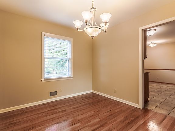 4th image of 9022 Grant St
