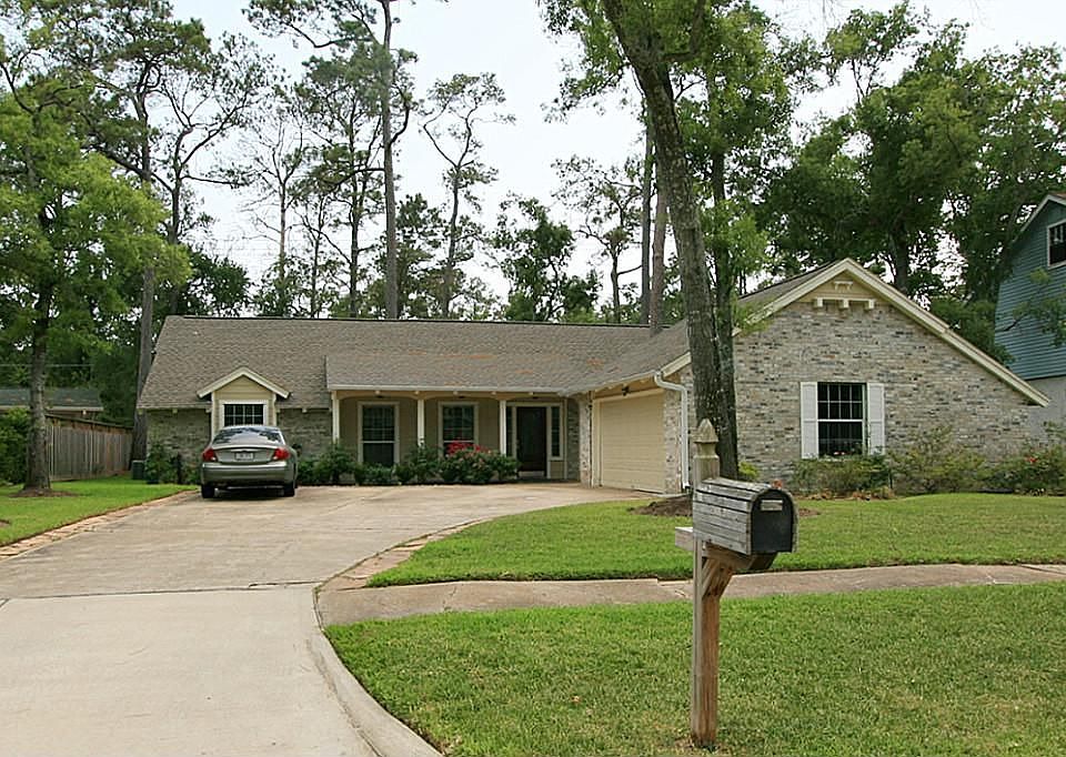 1st image of 903 Oak Leaf Ave