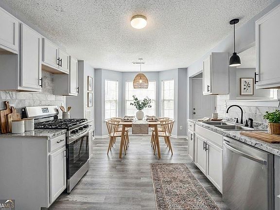 3rd image of 2146 Mulberry Ln