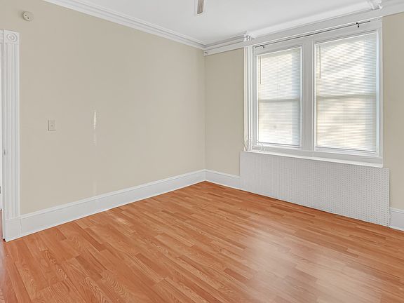 4th image of 20 Courtney Ave Floor 1