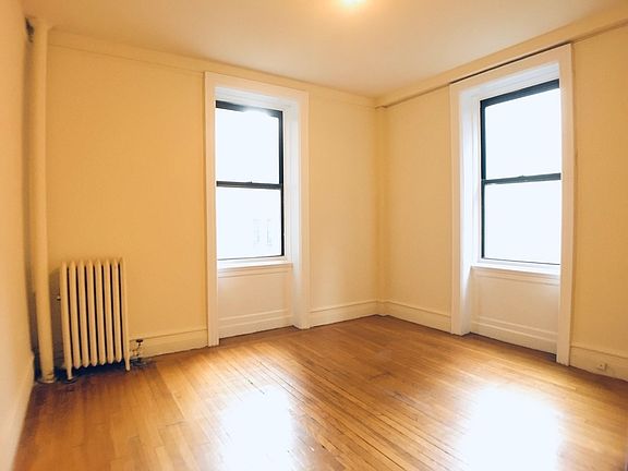 2nd image of 3657 Broadway #2F