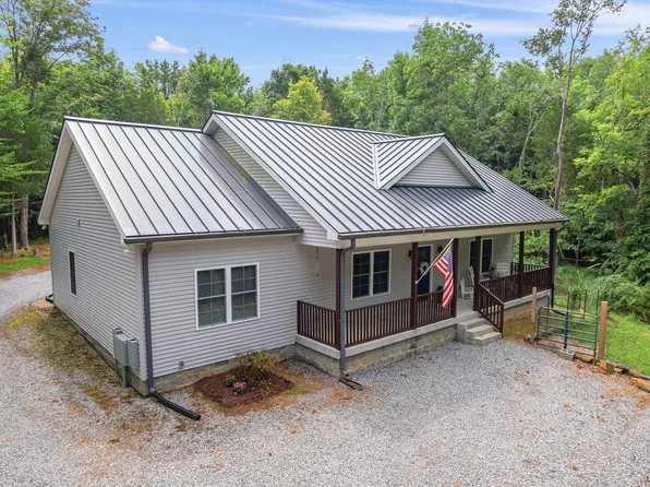 715 Bowling Branch Rd, Cottontown, TN 37048