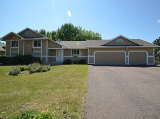 9201 Pineview Ln N, Maple Grove, MN 55369