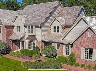 10818 N Ravine Ct, Mequon, WI 53092