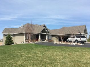 19410 Foxfield Dr, Prior Lake, MN 55372