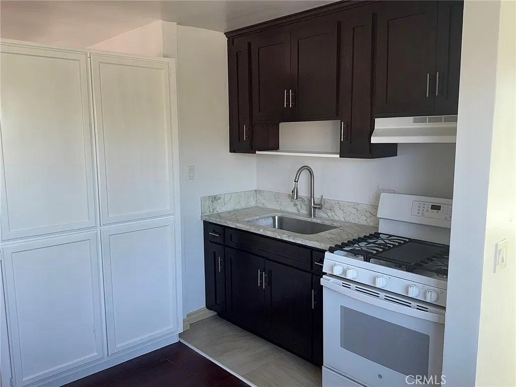 2 bed, 719 sqft, $2,800 — Photo 4