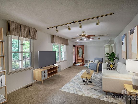 5th image of 2580 Dawn Dr