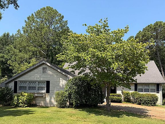 3rd image of 2817 Burleson St