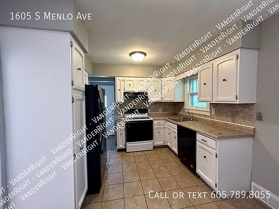 3rd image of 1605 S Menlo Ave