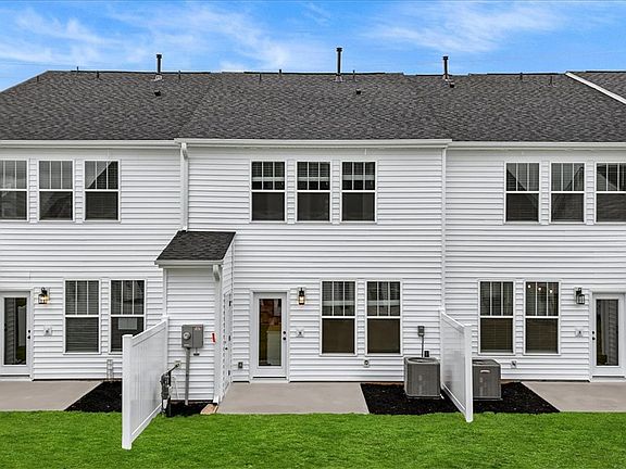 3rd image of 523 Harebell Way