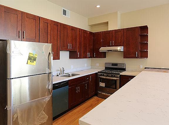 5th image of 797 Bush St #102