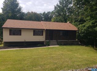 209 Macopin Rd, Bloomingdale, NJ 07403