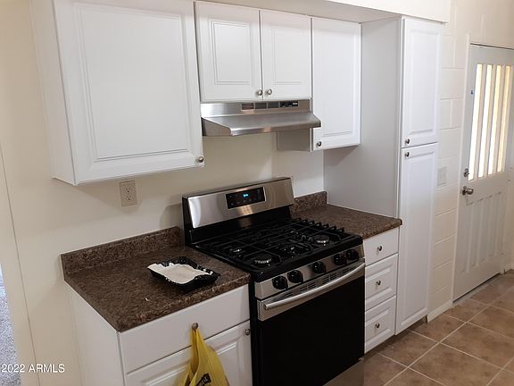 5th image of 805 W Dewey Ave