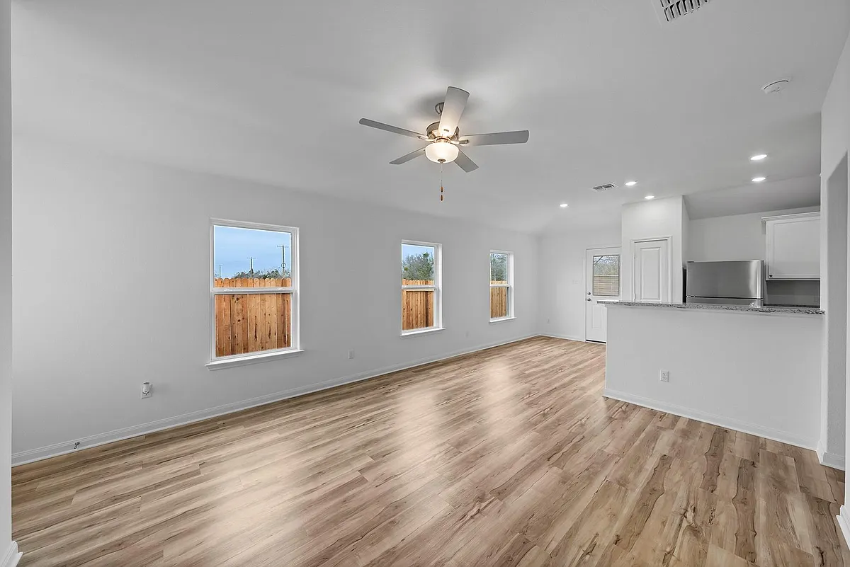 Building Photo - 14508 Wahlbergs Way