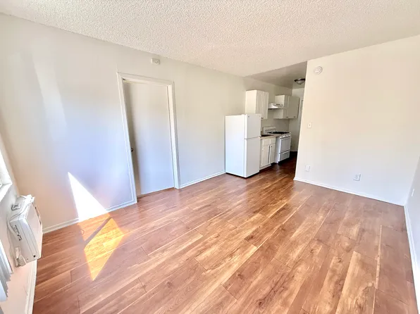 7535 Whitsett Ave, North Hollywood, CA