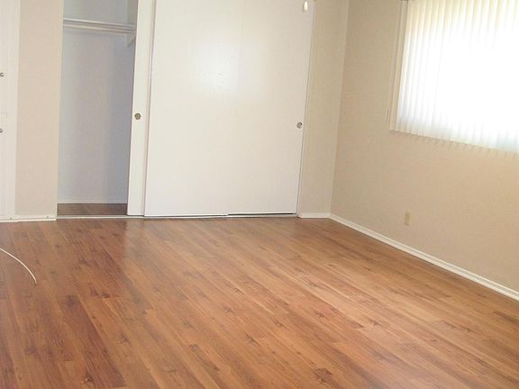 3rd image of 266 S El Molino Ave APT 20