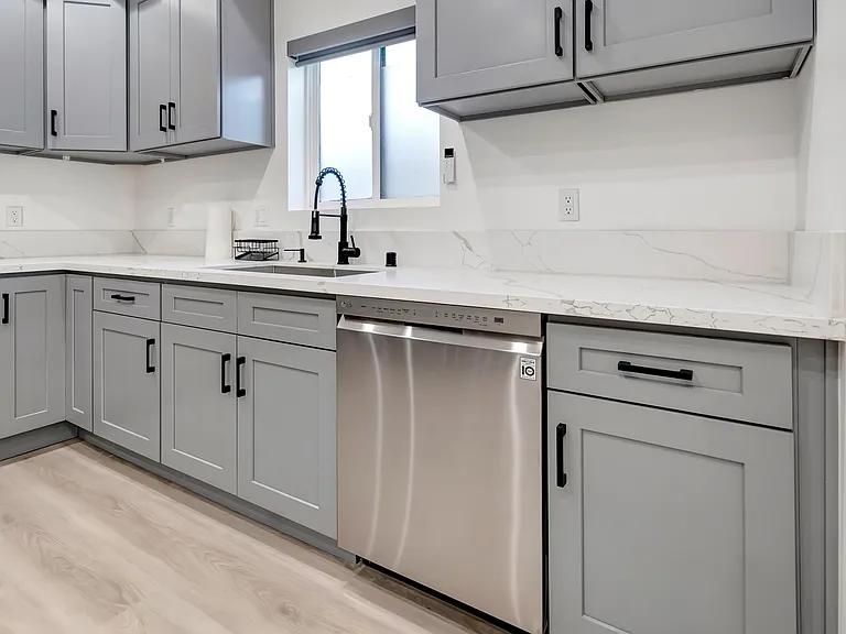 Vanalden Ave — Photo 14