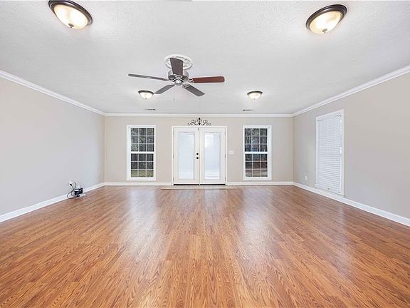 4th image of 2373 Lee Road 151