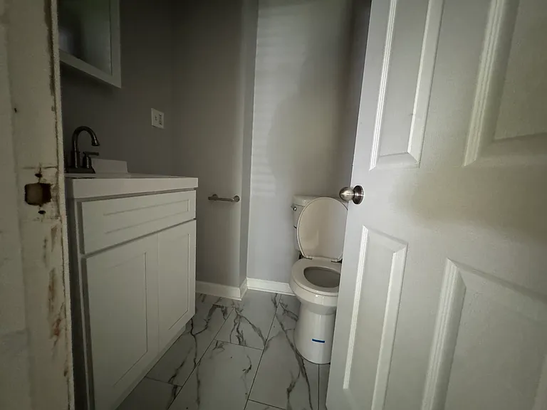 92-1 W Main St #1A — Photo 10
